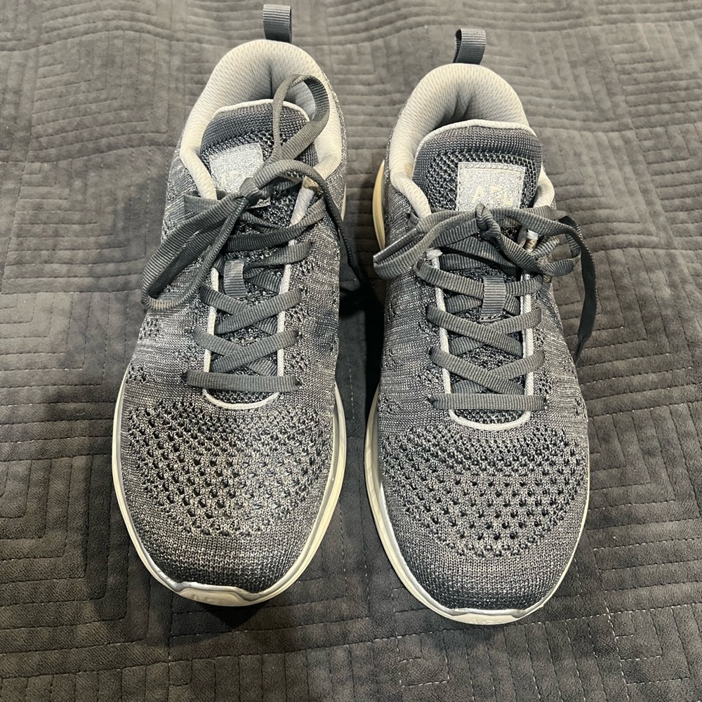 APL Techloom Pro Metallic Silver Sneaker  / Off White Womens size 8